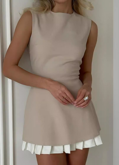 Daria | Elegantes ärmelloses Kleid mit Faltenrock für Frauen
