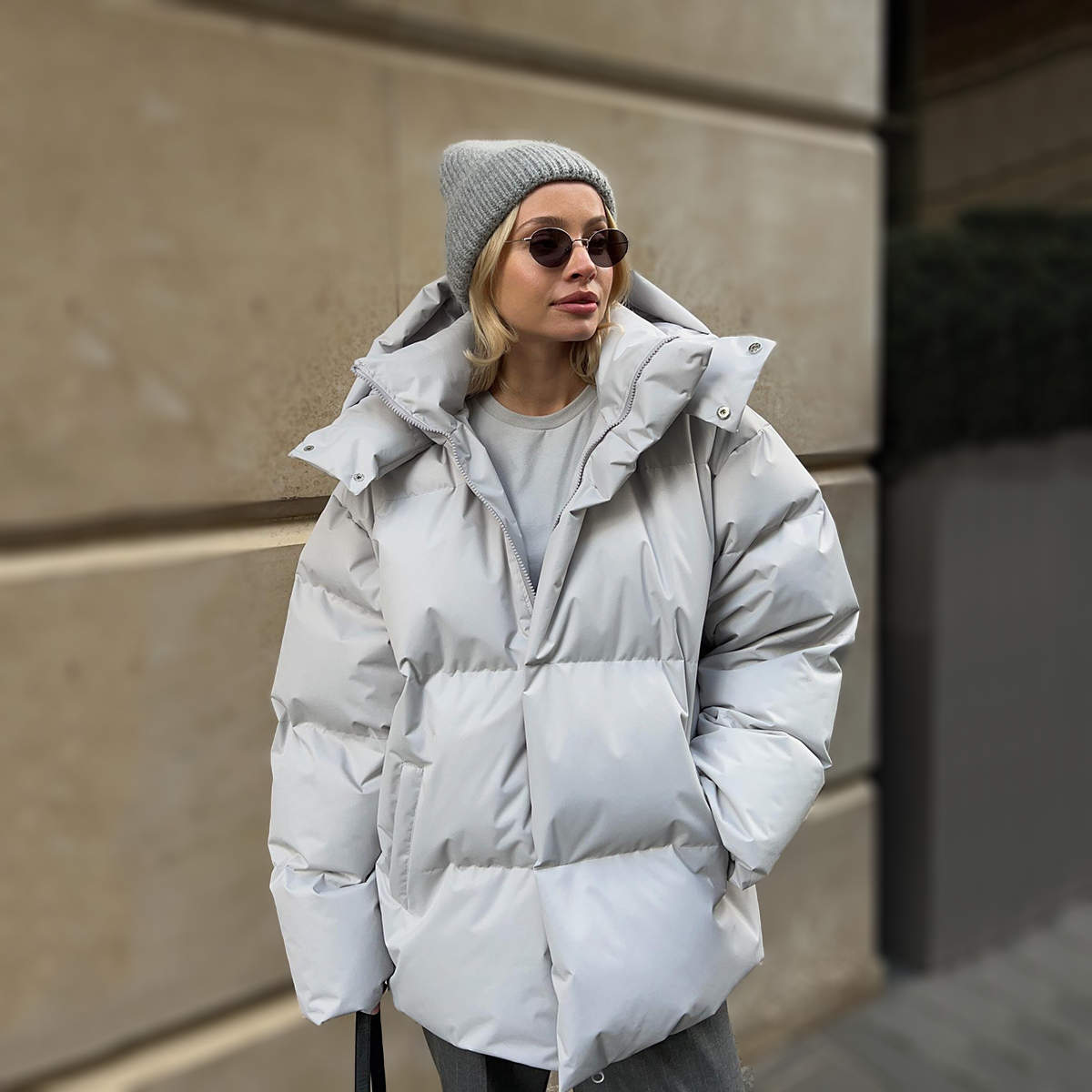 Gina® | Warme Steppjacke im modernen Stil mit abnehmbarer Kapuze