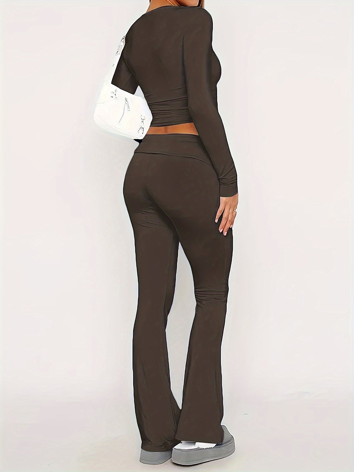 Elena® | Slim-Fit-Lounge-Set mit bauchfreiem Top und Schlaghose