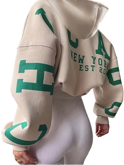 Emilia® | Übergroßer Kapuzenpullover mit Buchstaben-Print und überschnittener Schulter