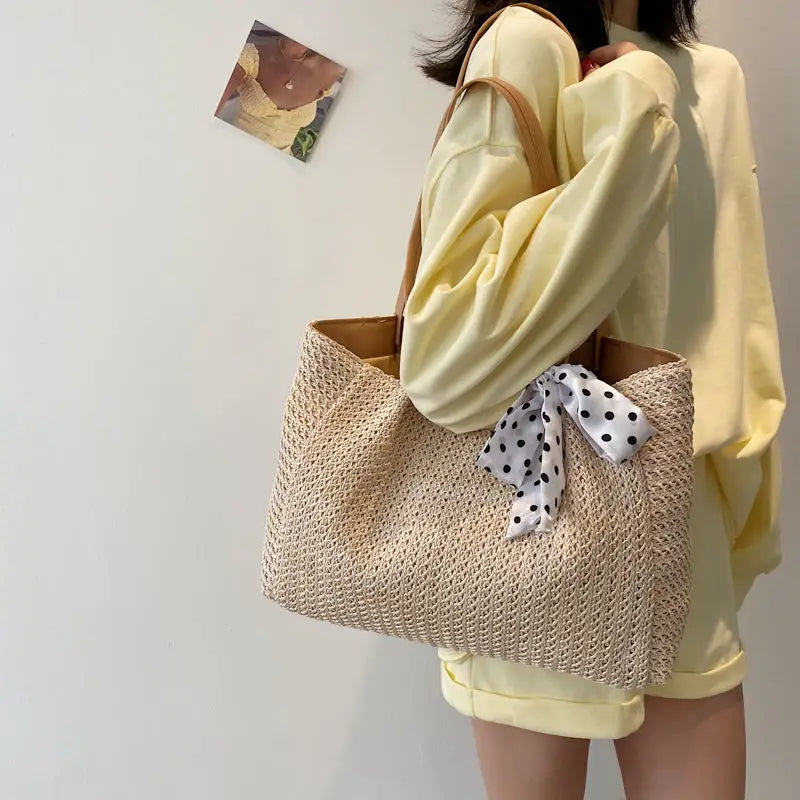 Clara - Geräumige Tasche im Bohème-Chic