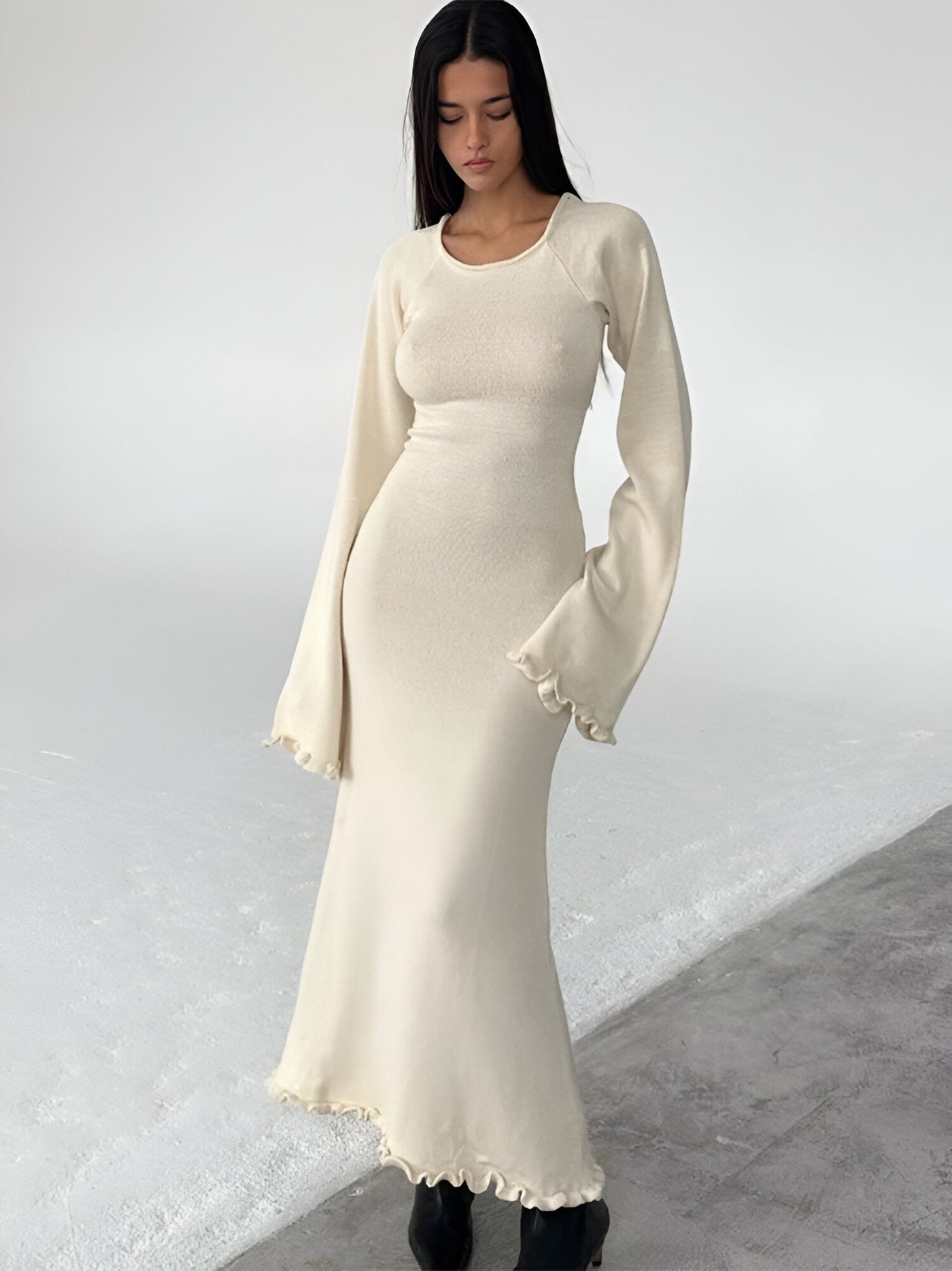 Melanie | Elegantes & Sexy Rückendekolleté Rüschenkleid