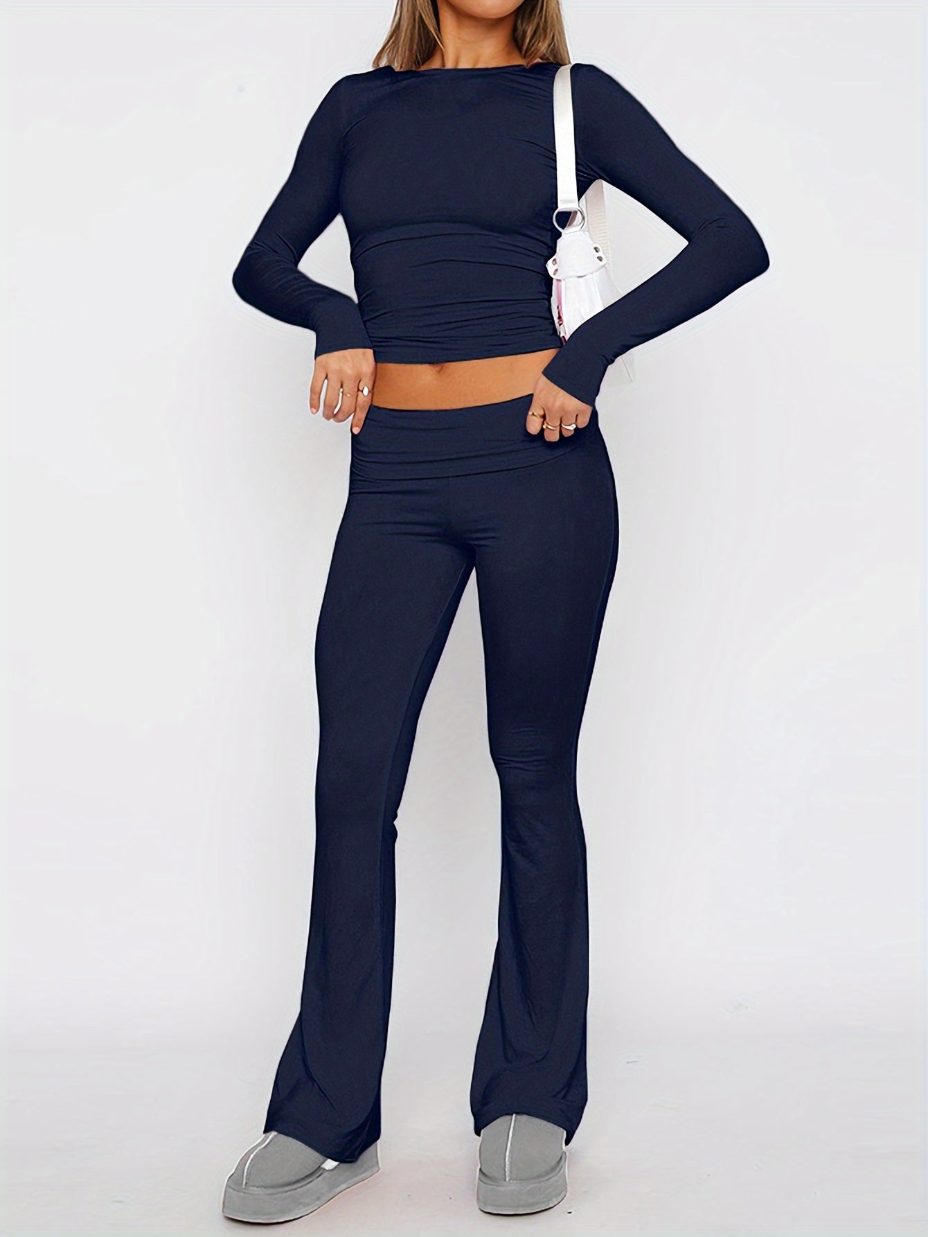 Elena® | Slim-Fit-Lounge-Set mit bauchfreiem Top und Schlaghose