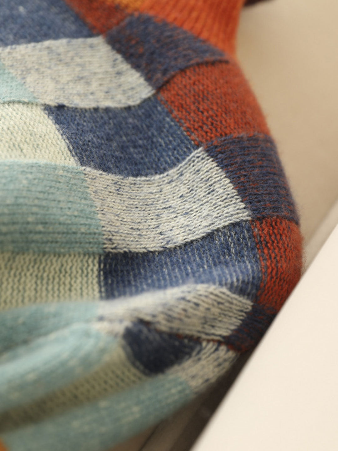 Marisol® | Lockerer karierter Strickpullover mit Rollkragen