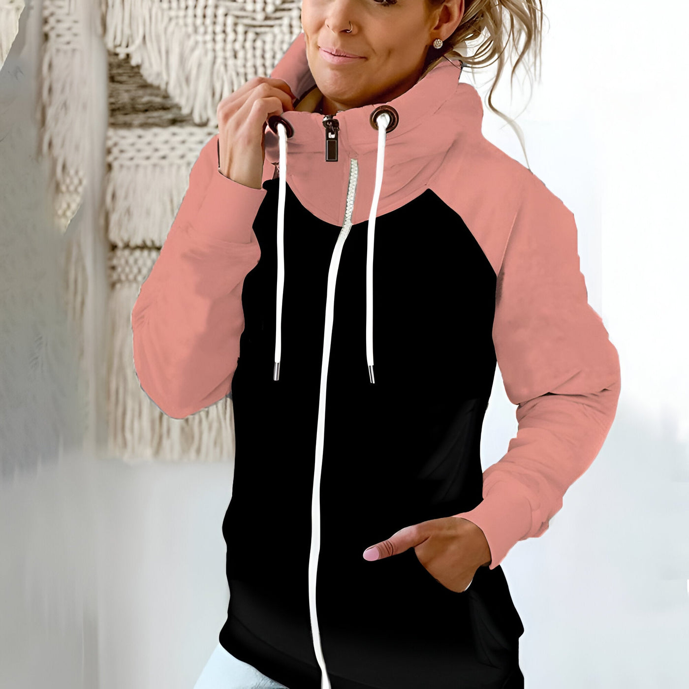 Sandra | Bleib warm im Stil: Der ultimative Winterhoodie