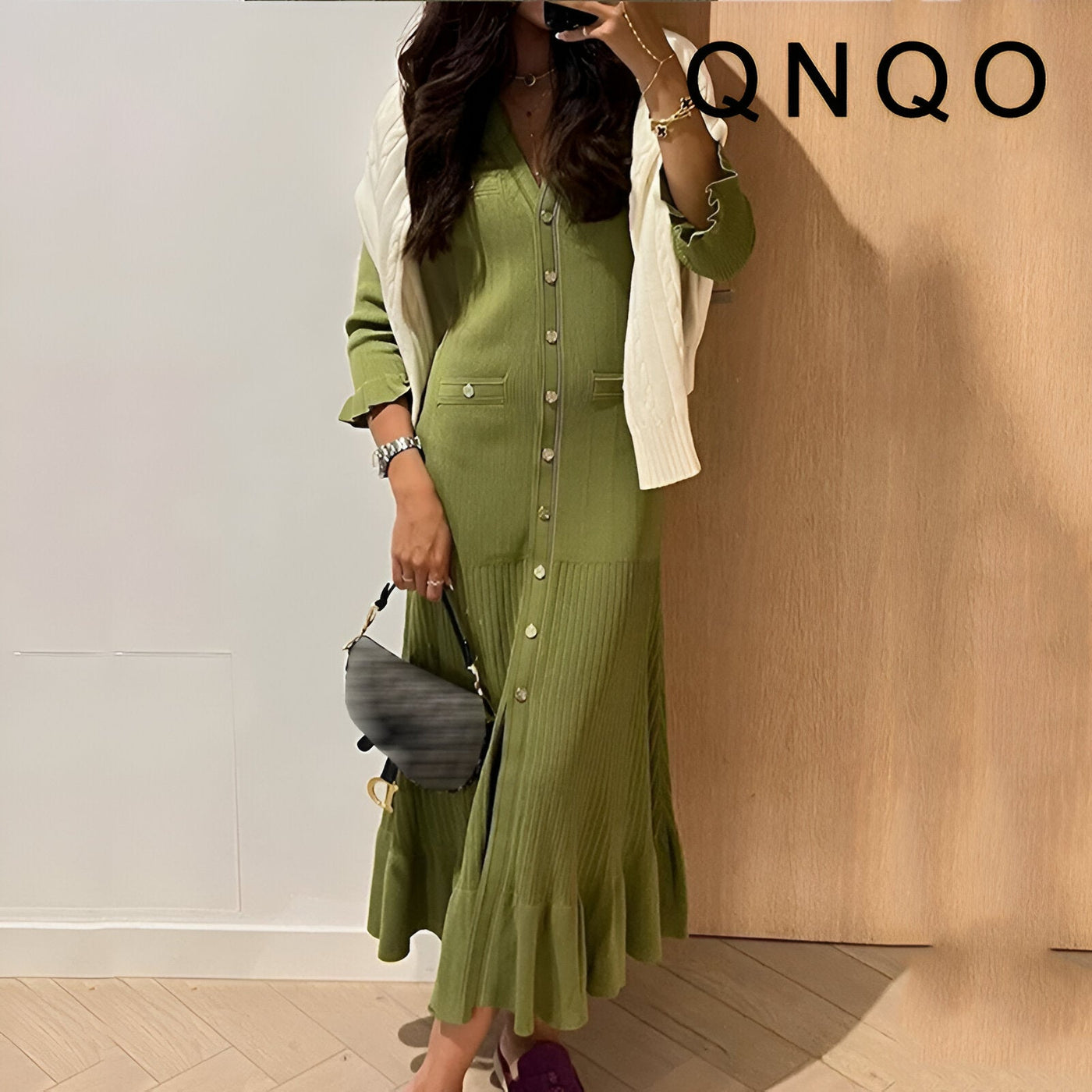 Qnqo | Mühelos schickes Strickkleid