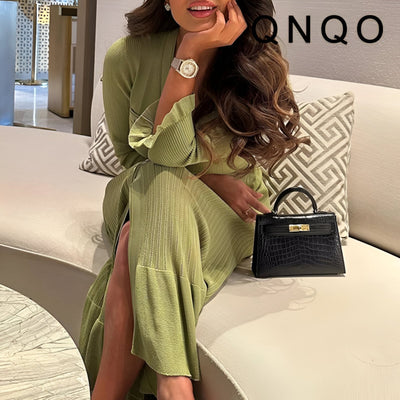 Qnqo | Mühelos schickes Strickkleid