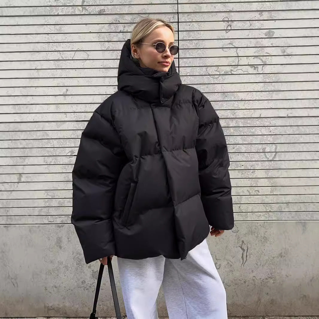 Gina® | Warme Steppjacke im modernen Stil mit abnehmbarer Kapuze