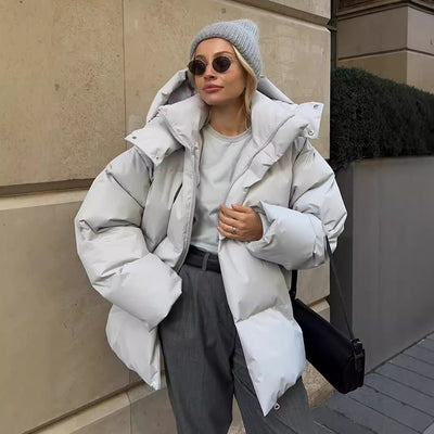 Gina® | Warme Steppjacke im modernen Stil mit abnehmbarer Kapuze
