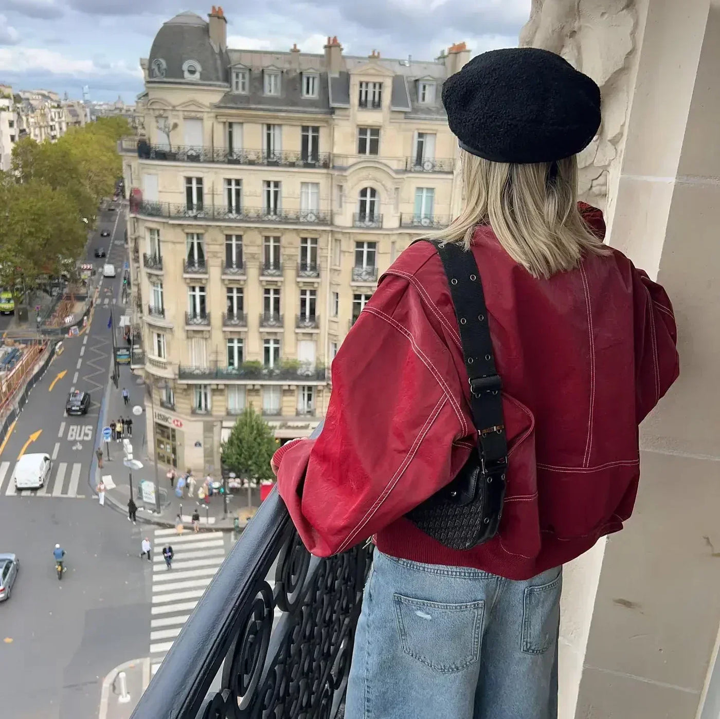 Eira® | Die ikonische rote Lederjacke!