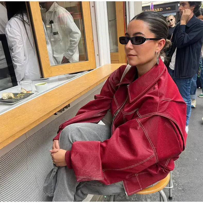 Eira® | Die ikonische rote Lederjacke!