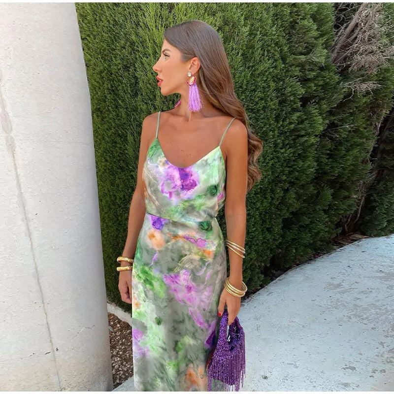 Anisten - Stilvolles Maxi-Kleid mit Halo-Dye-Print und abnehmbarem Schal