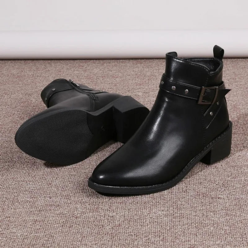 Raquel® | Unterstützende, leichte orthopädische Stiefel
