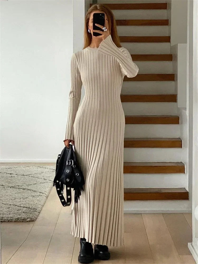 Mireya® | Gestricktes Maxikleid mit Schnürung