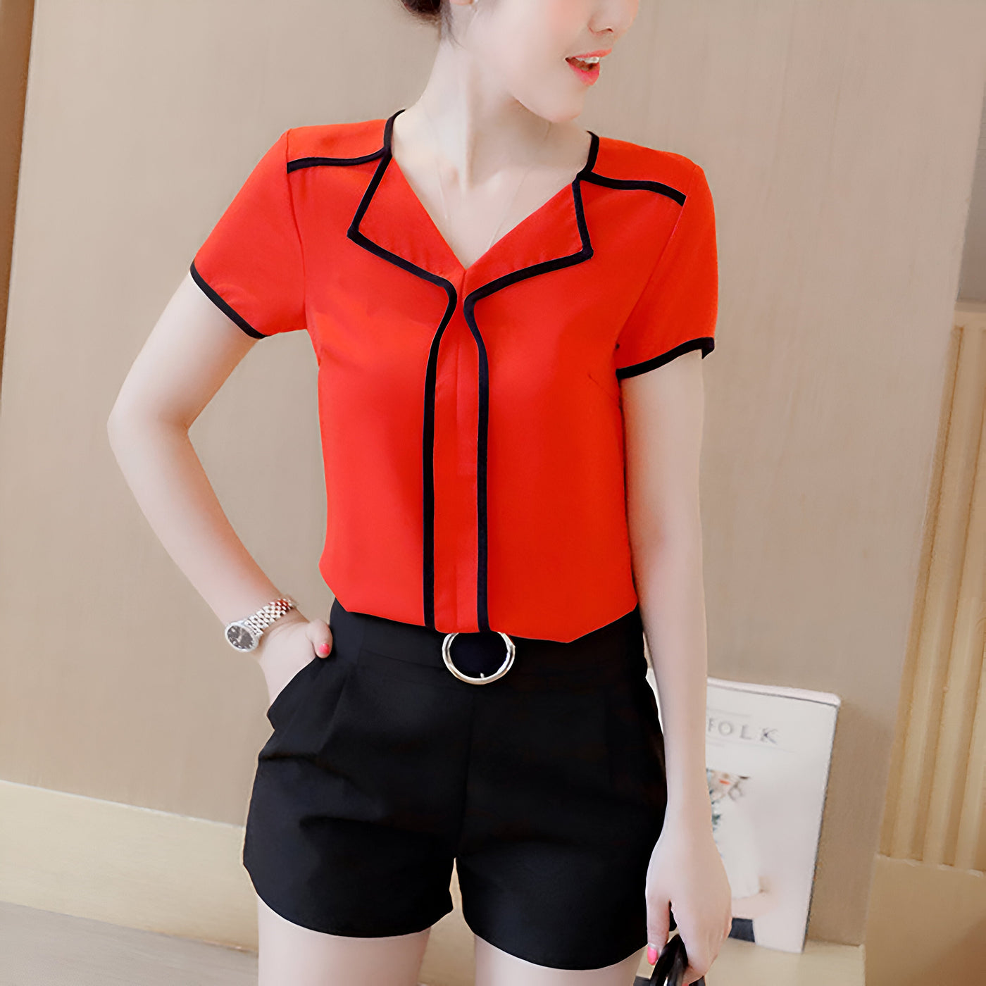 Pia | Elegante Chiffon-Bluse mit Knopfleiste
