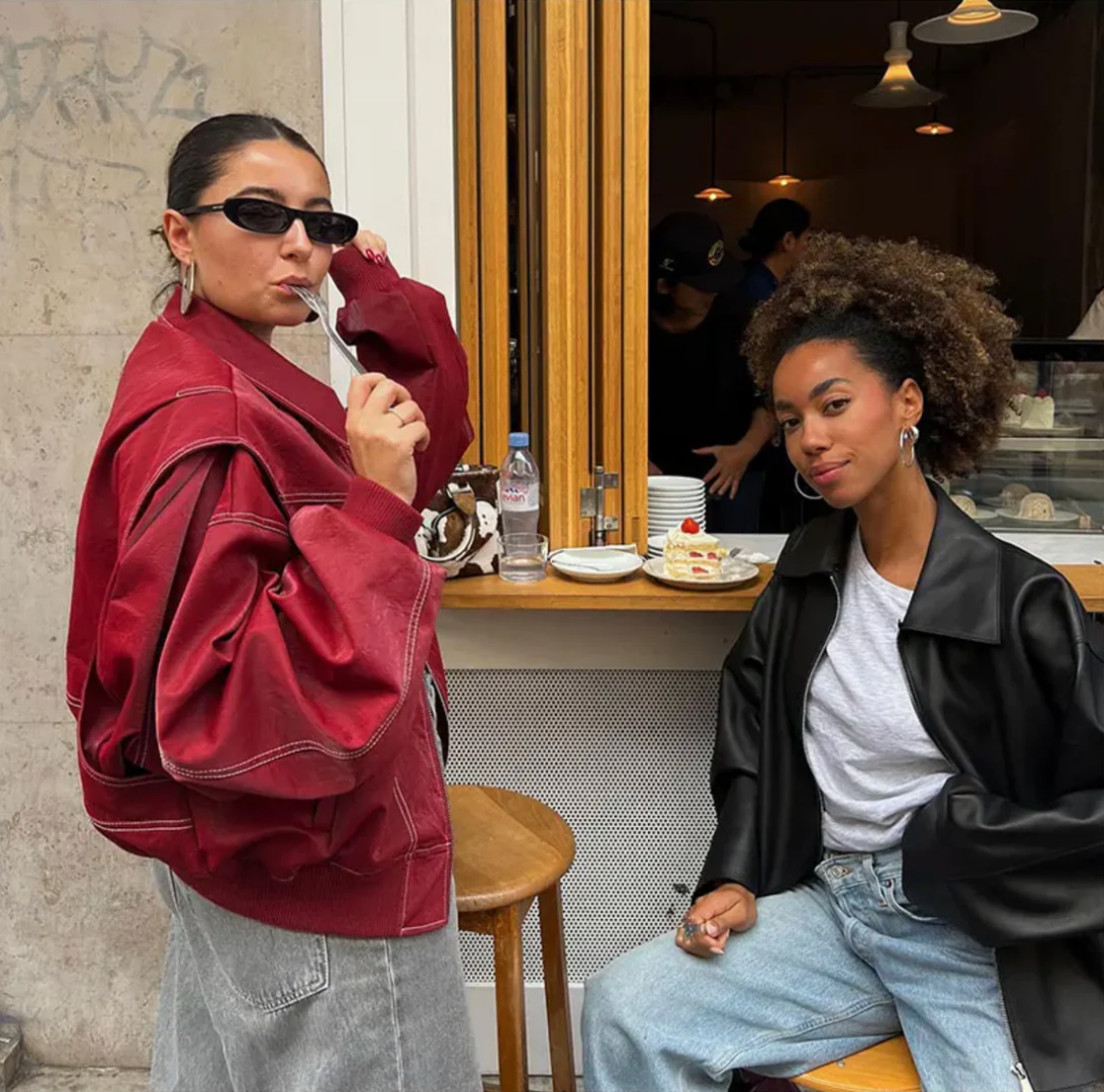 Eira® | Die ikonische rote Lederjacke!