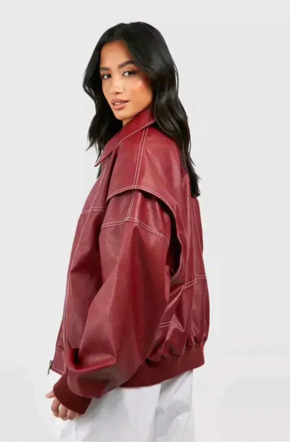 Eira® | Die ikonische rote Lederjacke!