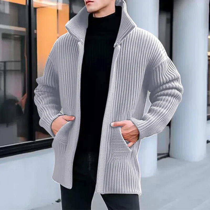 Klassische Strickjacke für Herren