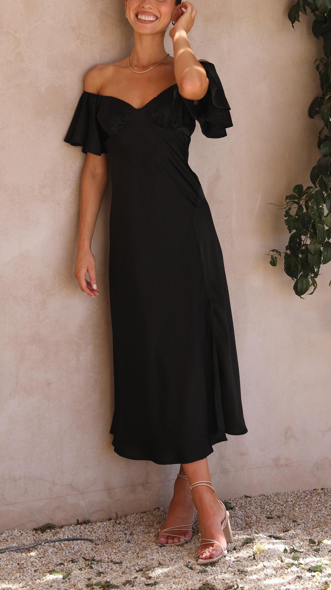 Nalani - Schulterfreies Maxikleid mit Schmetterlingsärmeln