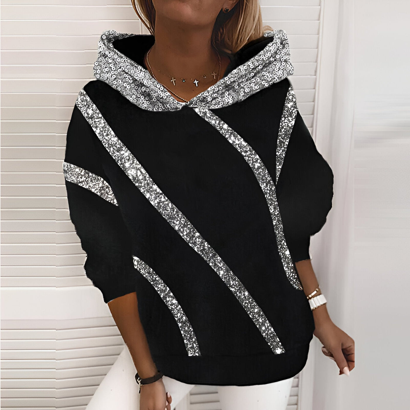 Nikita | Trendige Oversized Hoodie mit Pailletten-Print