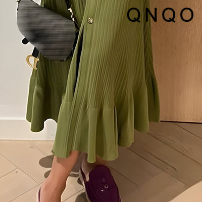 Qnqo | Mühelos schickes Strickkleid