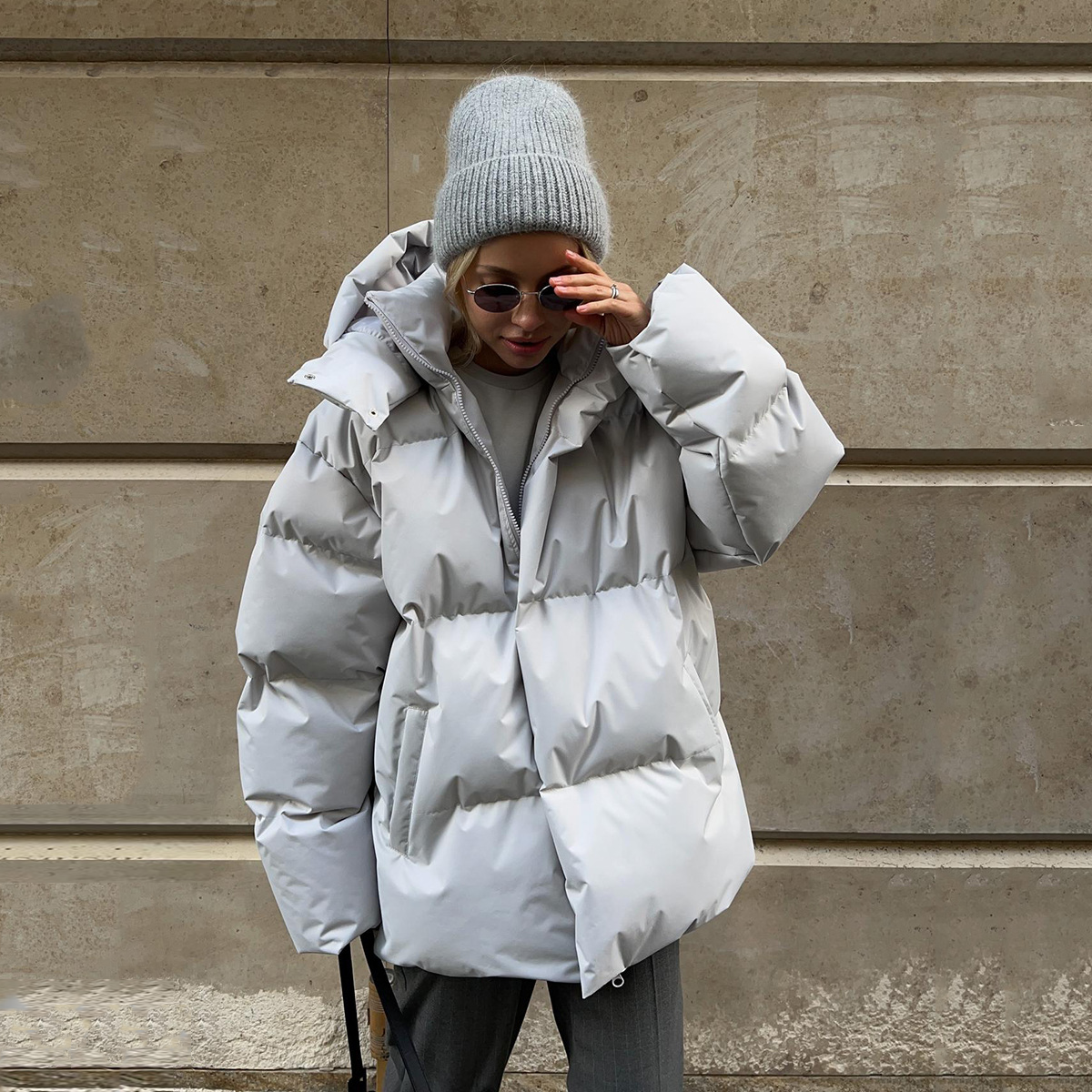 Gina® | Warme Steppjacke im modernen Stil mit abnehmbarer Kapuze