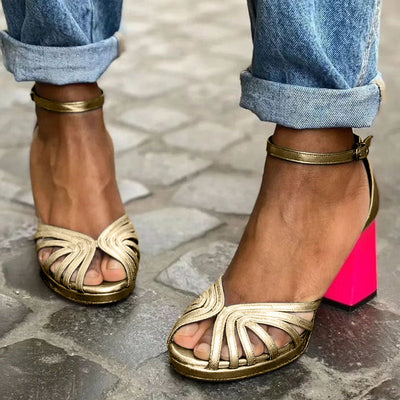 Soise  | Klassische Sandalen mit Knöchelriemen und offener Zehenpartie