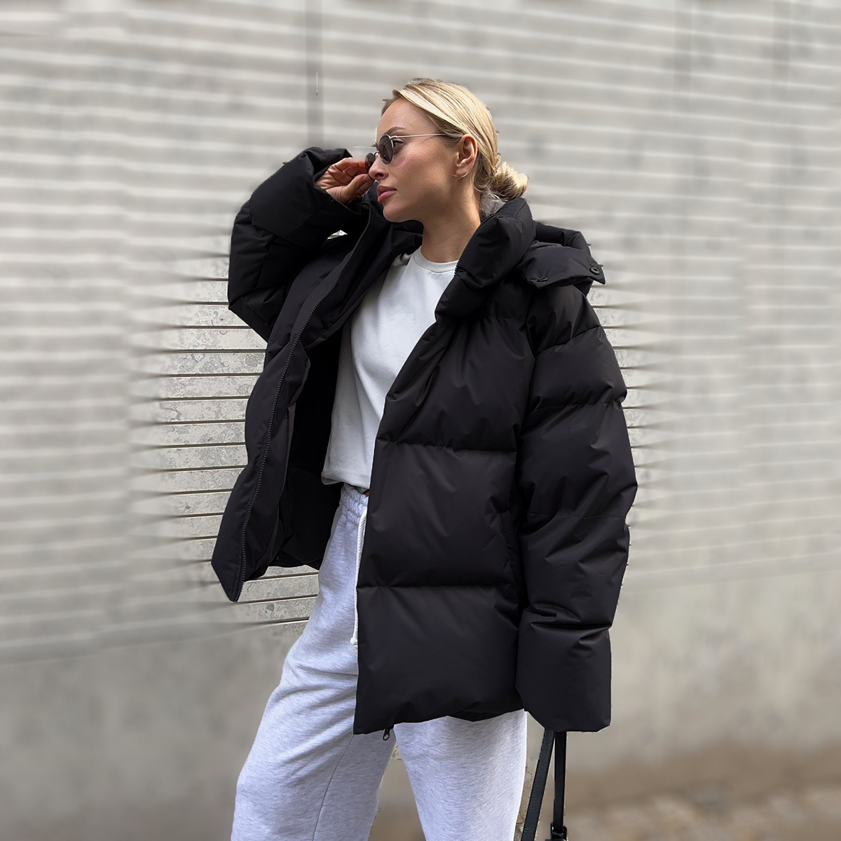 Gina® | Warme Steppjacke im modernen Stil mit abnehmbarer Kapuze