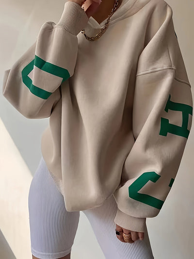 Emilia® | Übergroßer Kapuzenpullover mit Buchstaben-Print und überschnittener Schulter