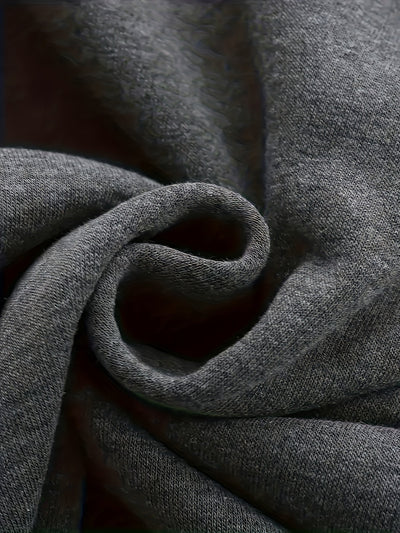 Emilia® | Übergroßer Kapuzenpullover mit Buchstaben-Print und überschnittener Schulter
