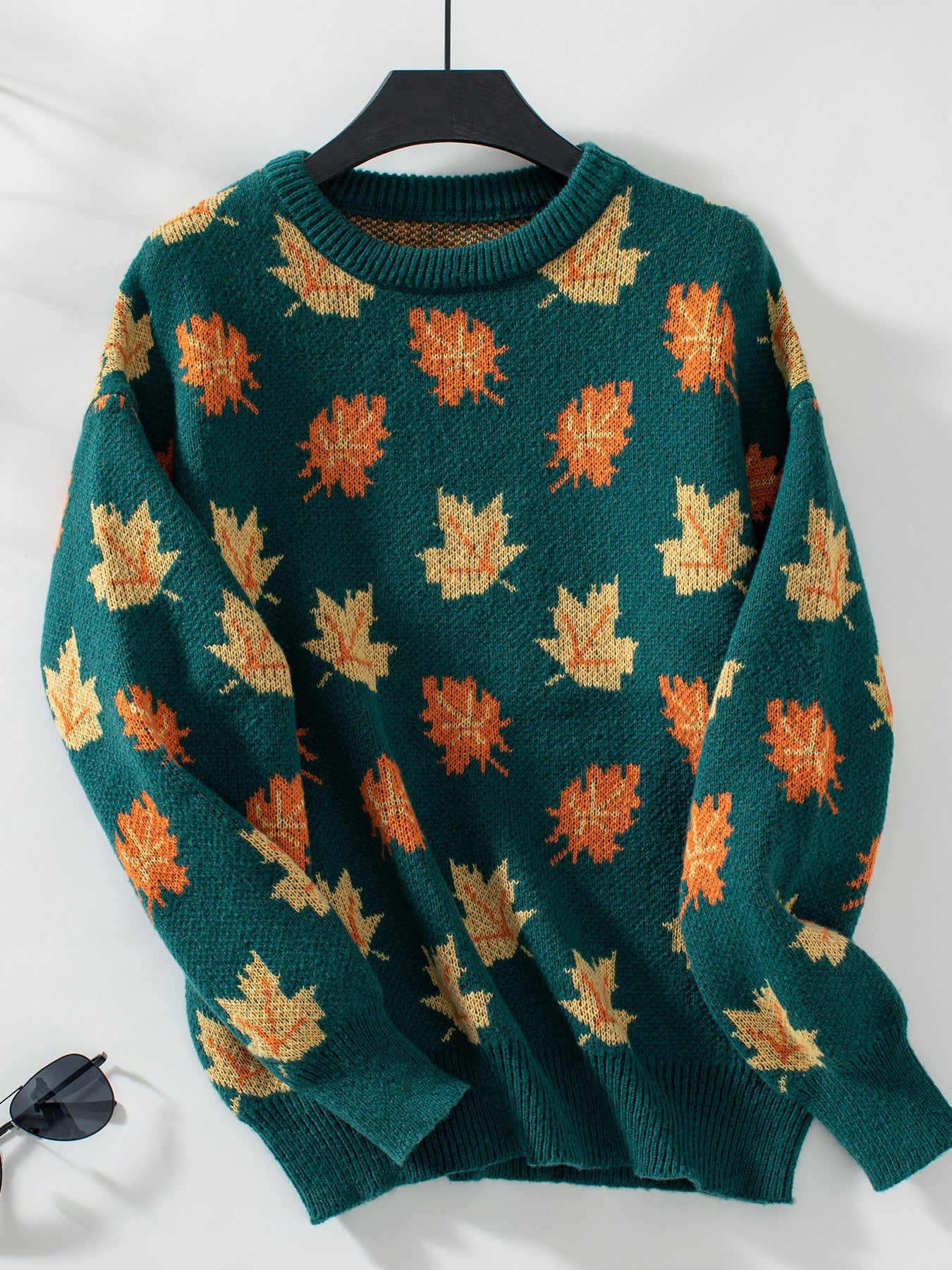 Ember | Gemütlicher Pullover mit Ahornblatt-Muster