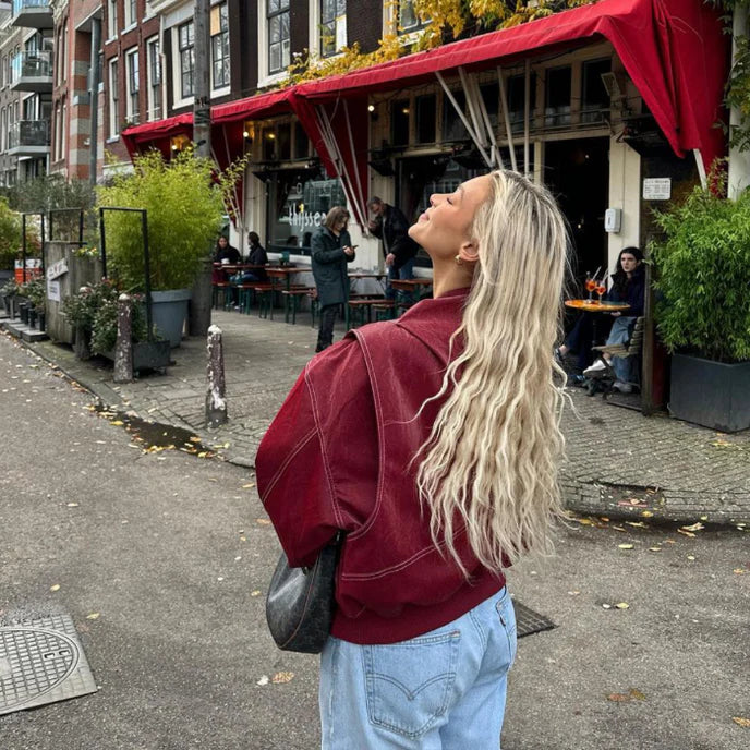 Eira® | Die ikonische rote Lederjacke!