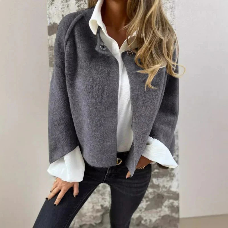 Ozzy | Elegante mittelgroße Jacke für Frauen